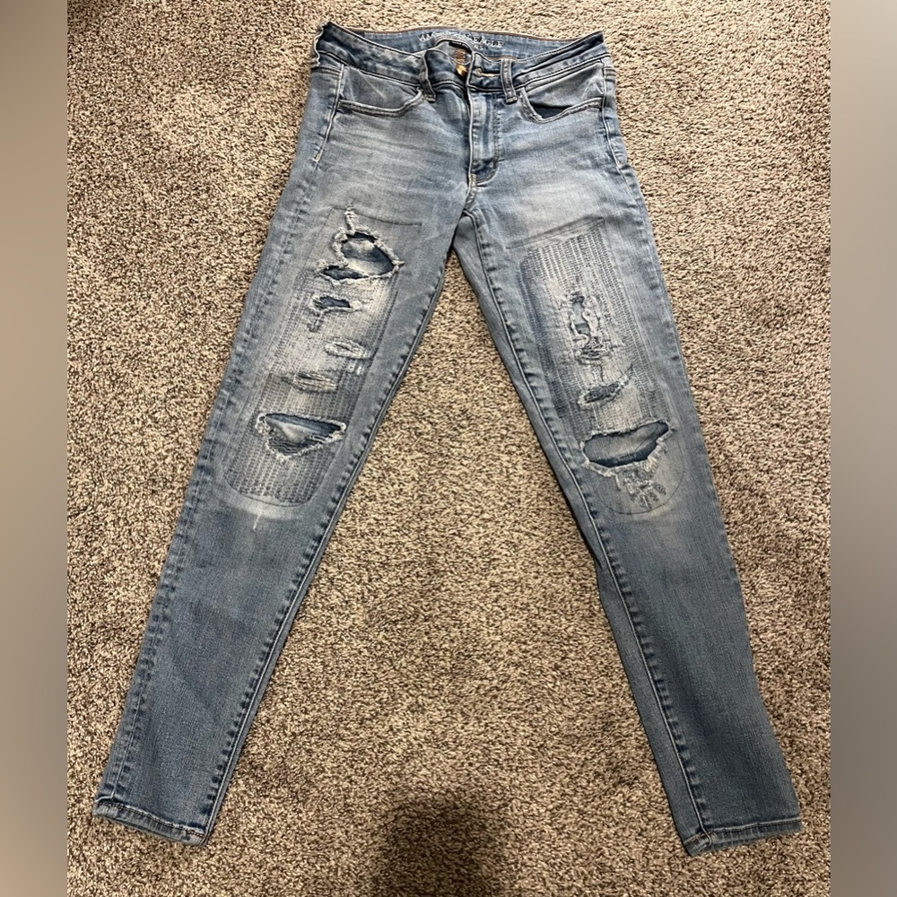 American Eagle Super Stretch skinny jeans, size 6.  28 inch inseam.